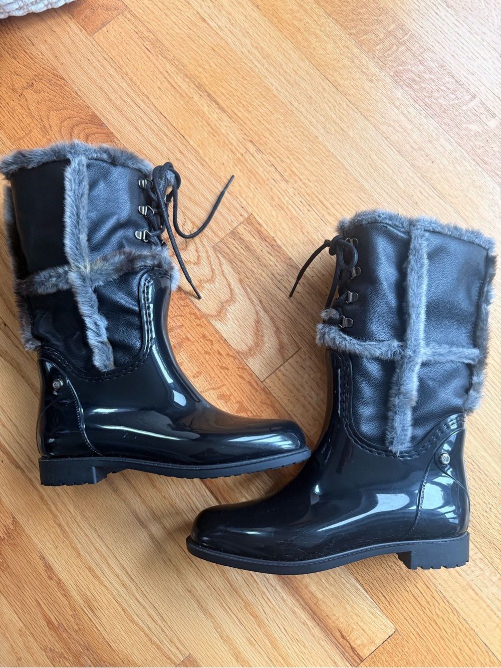 Stuart Weitzman Made in Italy Faux Fur Lace-Up Rain Snow Boots Black Sz 38